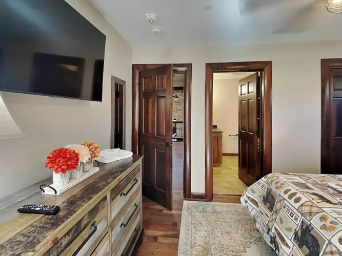 Mama Bear Lodge by Taylor Made Deep Creek