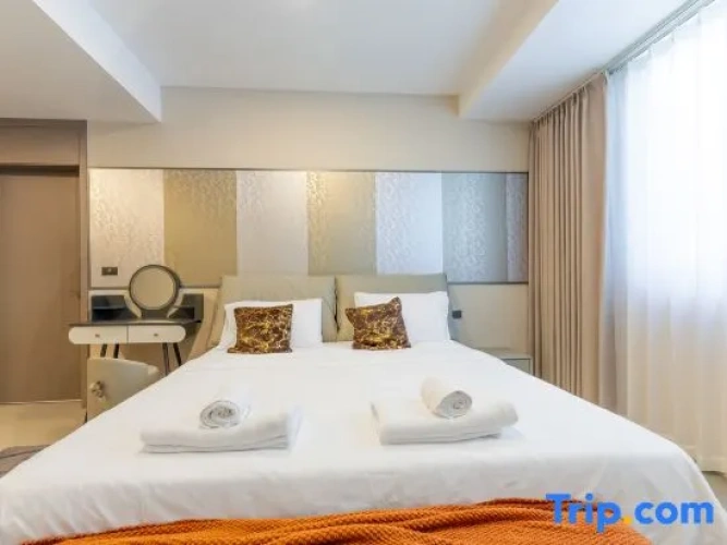 6 Bedrooms Luxury Villa