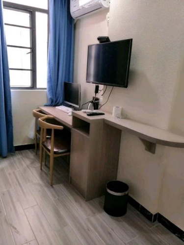 Central Theme Hotel by OYO Rooms