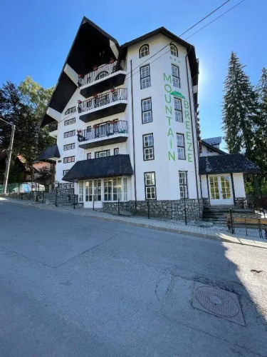 . Hostel Mountain Breeze