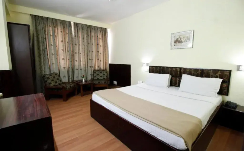 Vardaan Hotel