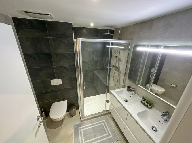 E1 Suites & Spa