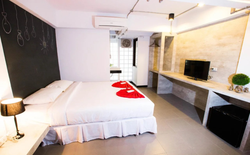 So Hostel