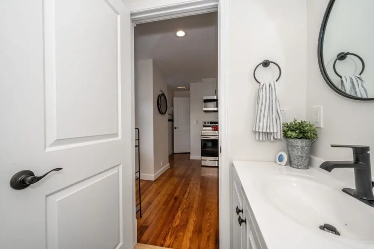 Historic Ludlow Apt B