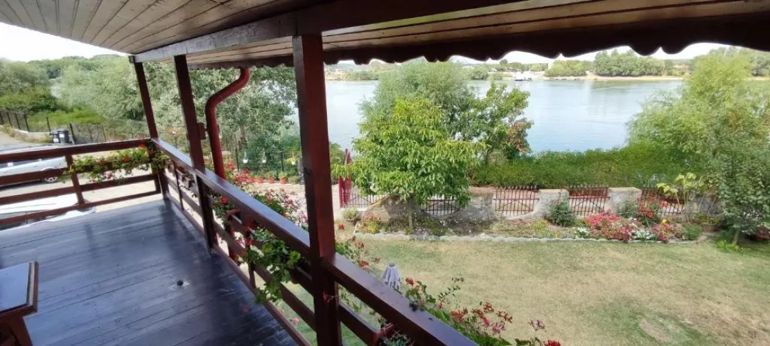 6 Bedrooms Cottage