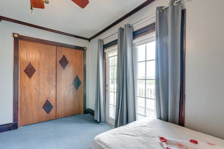 4 Bedrooms Cottage with balcony