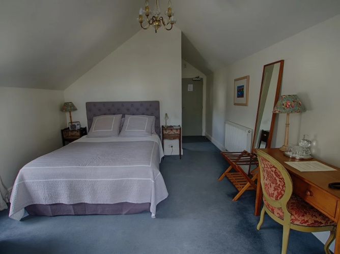 Le Petit Hotel