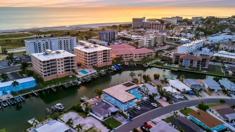 Seashell Suite 1B Pet Friendly Waterfront Dock