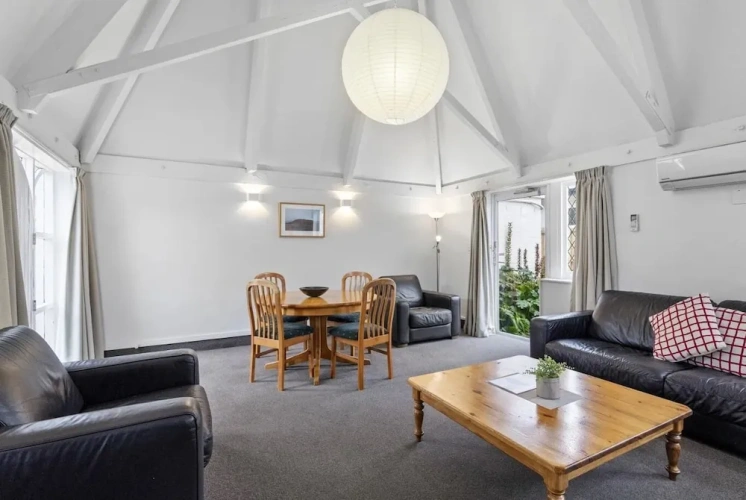 2 Bedrooms Triple Apartment