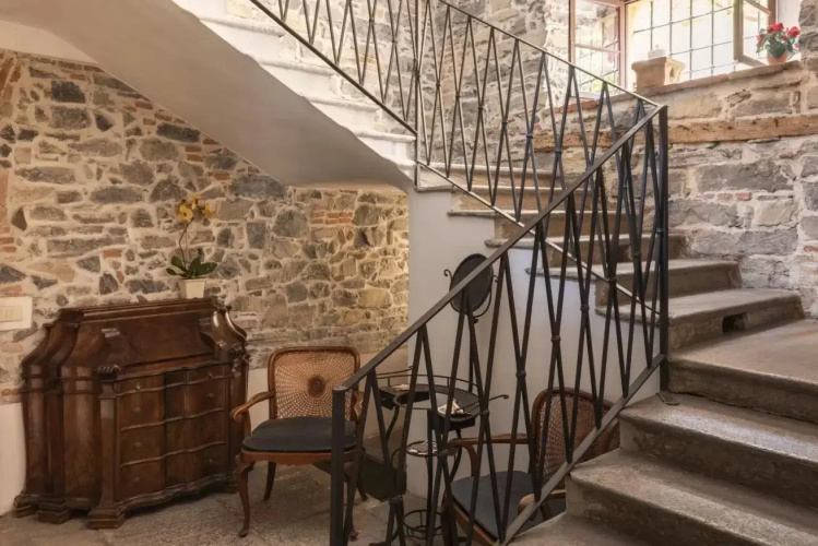 ALTIDO Charming & Stylish 1-BR Apartment in Como