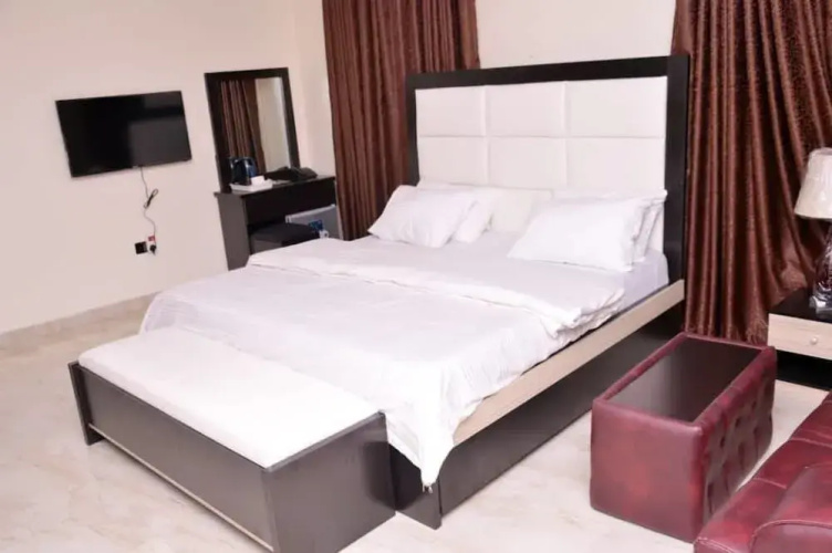 City Nest Hotel
