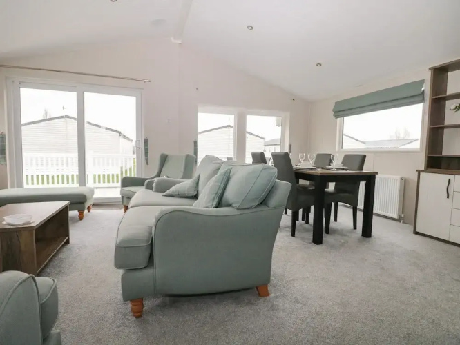 Lodge at Chichester Lakeside