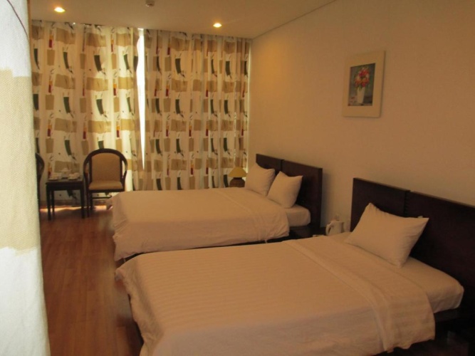 Deluxe Triple room with city view