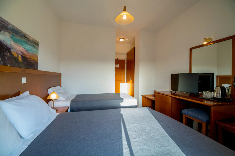 Hiona Holiday Hotel