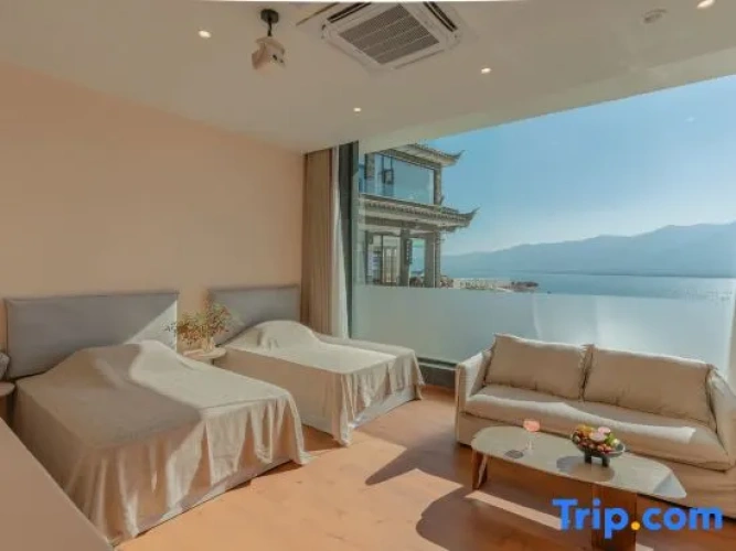 Standard Twin room with sea view