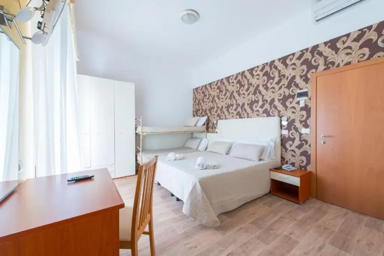Standard Quadruple room