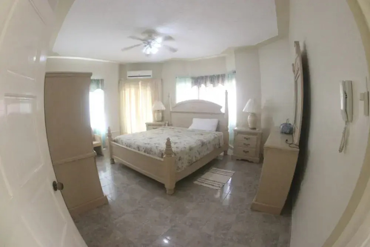 Royal Tower Suites