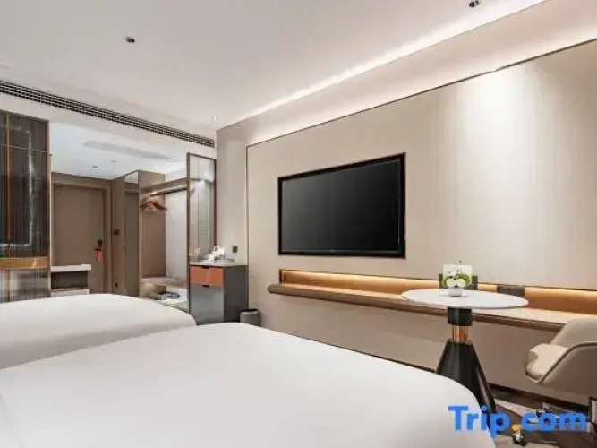 Standard Twin room with river view