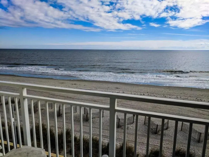 Direct Oceanfront Sea Mist Resort 20908