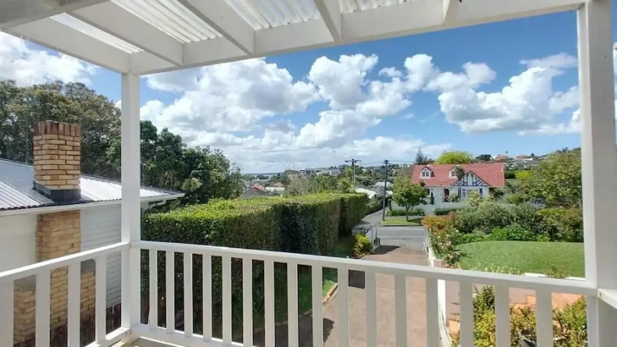 Family Cottage with garden view