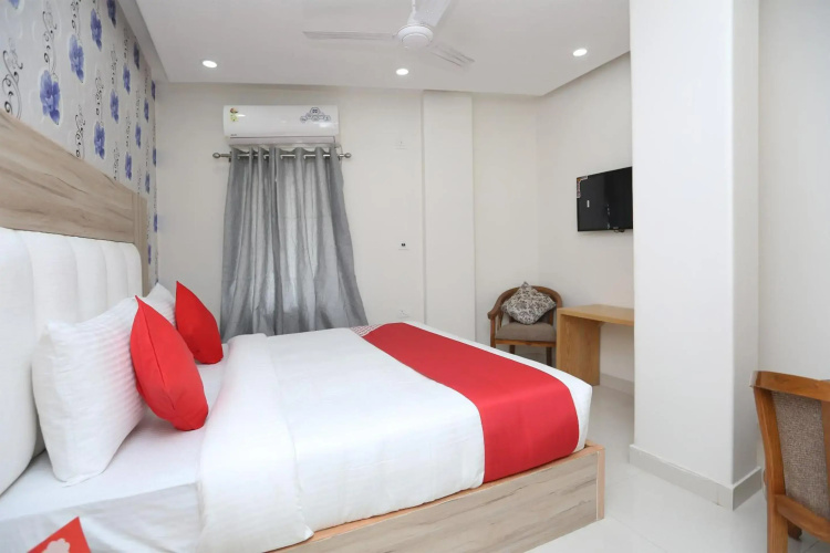 Capital O 18853 Hotel Mega