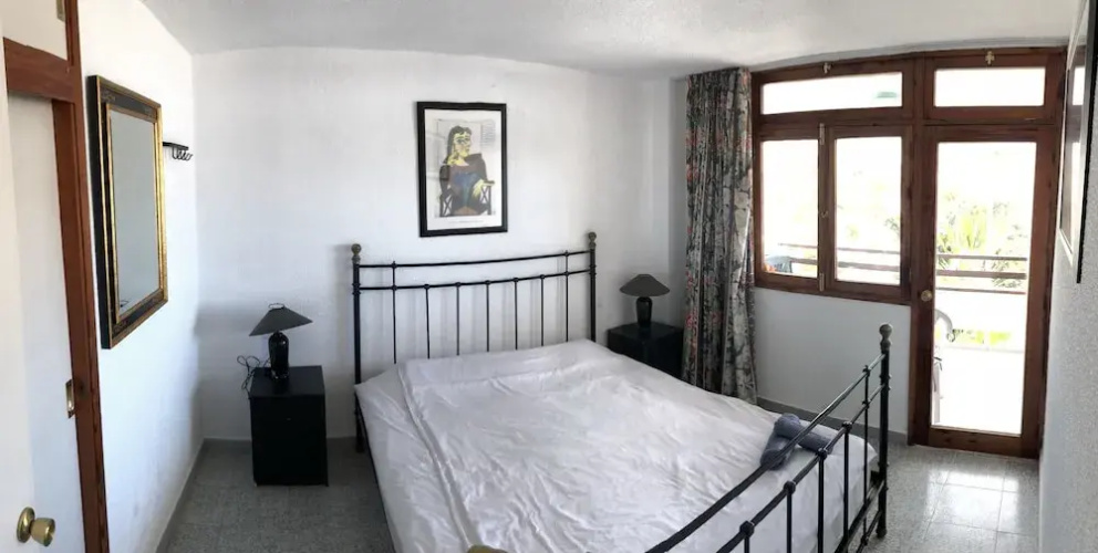Two bedroom apartment 2 min from beach