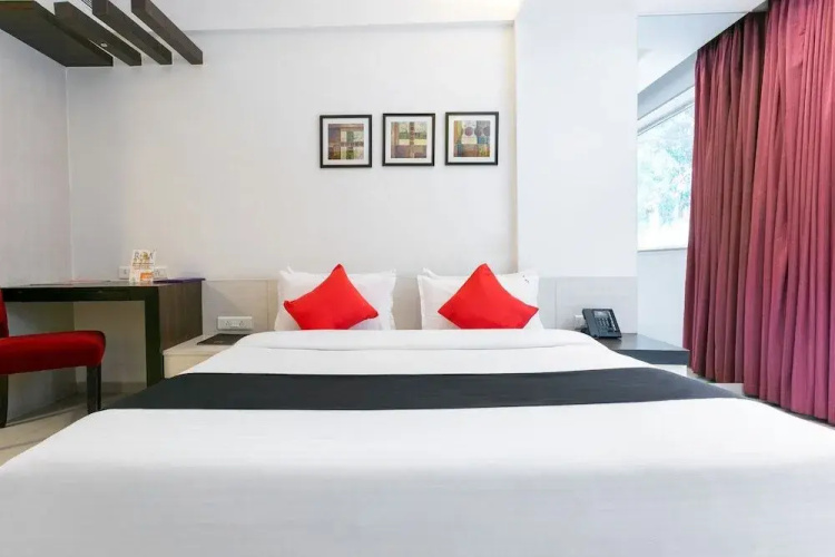 Capital O 45587 The Roa Hotel