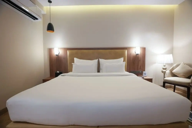 Superior Double room with balcony and with city view