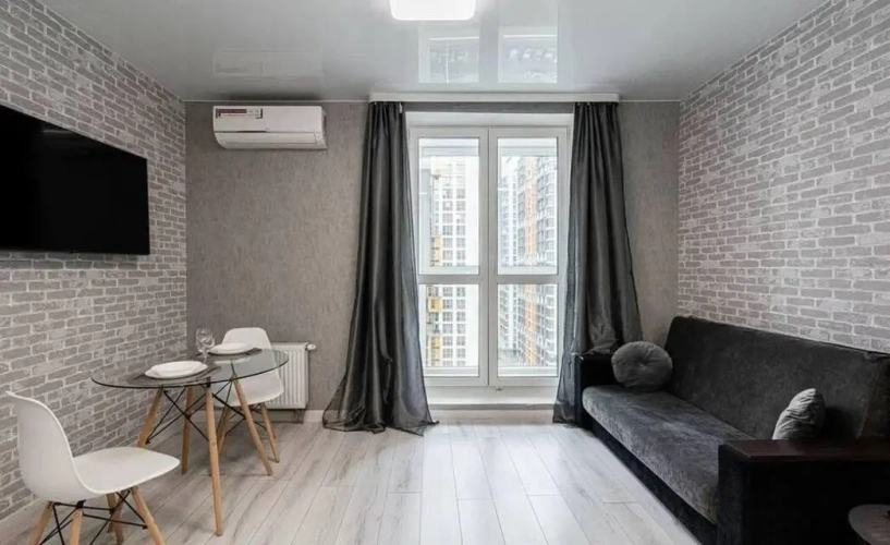 Roomer on Belgradskaya street 1