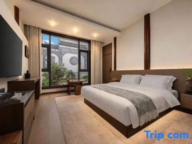 Standard Double room with courtyard view