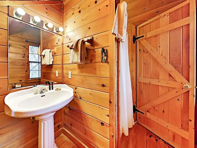A Birds Song - 2 Br Cabin