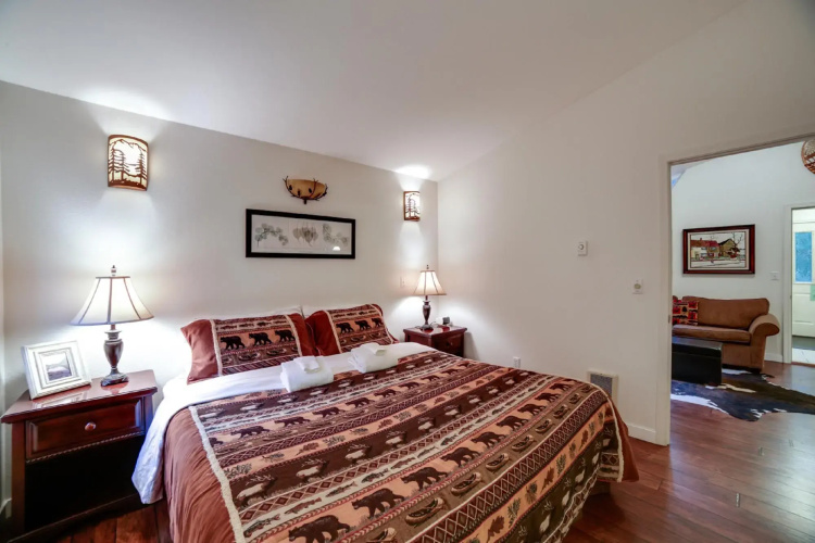 Mt Baker Lodging Cabin 16 - Sleeps 2