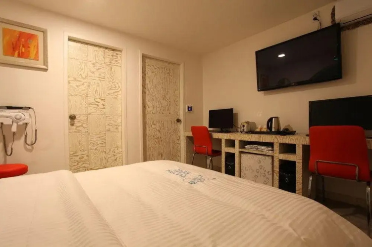 Riviera Motel