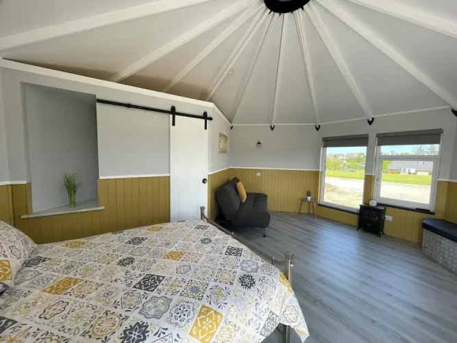 AC/DC Glamping