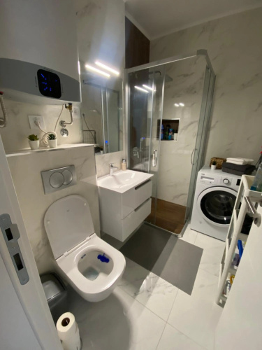 Apartment 212