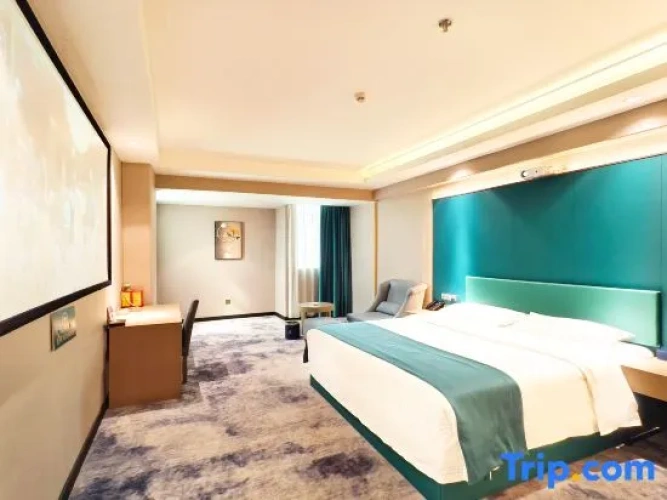 Standard Double room with city view