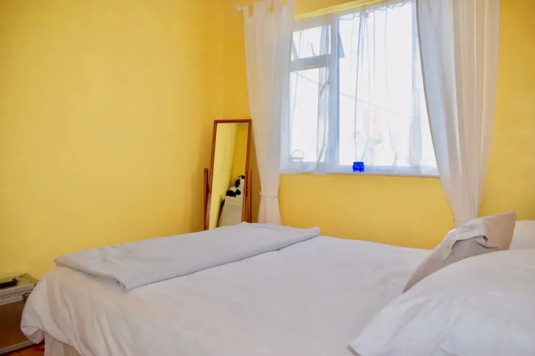 Bright 2 Bedroom Dublin House With Large Garden