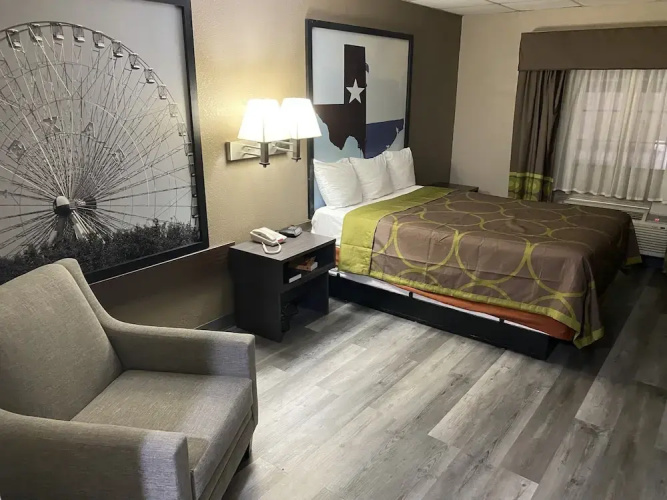 Super 8 Gainesville TX