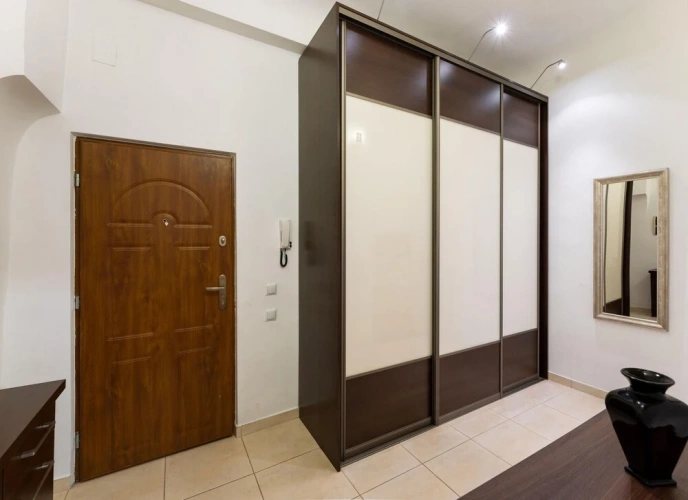 3 Bedrooms Apartment
