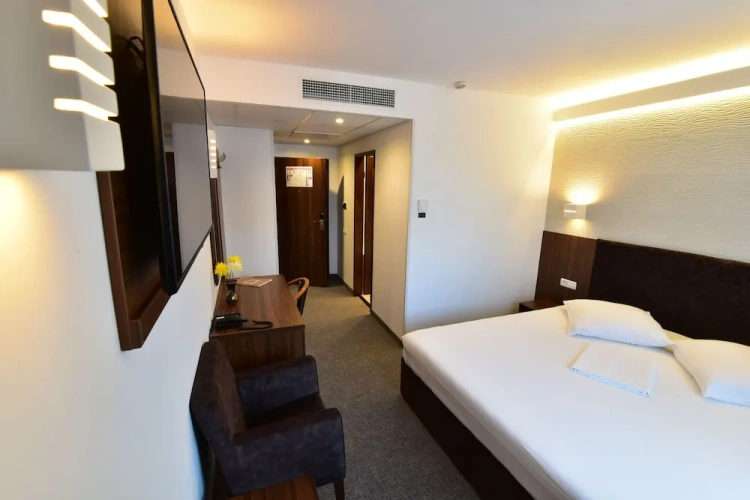 Deluxe Double room with balcony