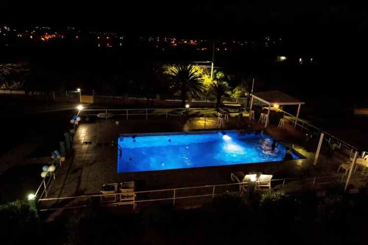 Royal Cove Hotel