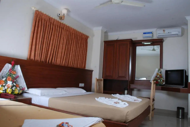 SNT Comforts Hotel