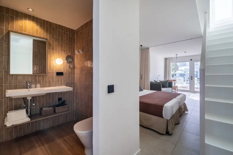 Deluxe Suite with balcony