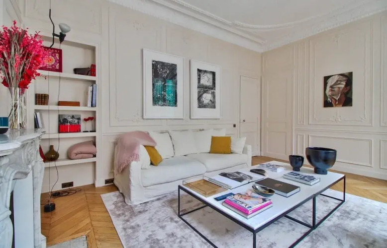 Guest Trotter Bristol - Featured