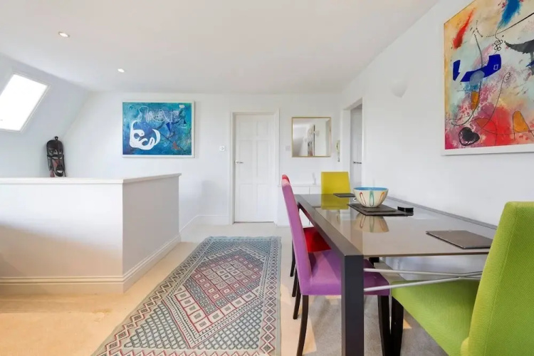 Spacious & Bright 2-bed Flat By Wandsworth Common