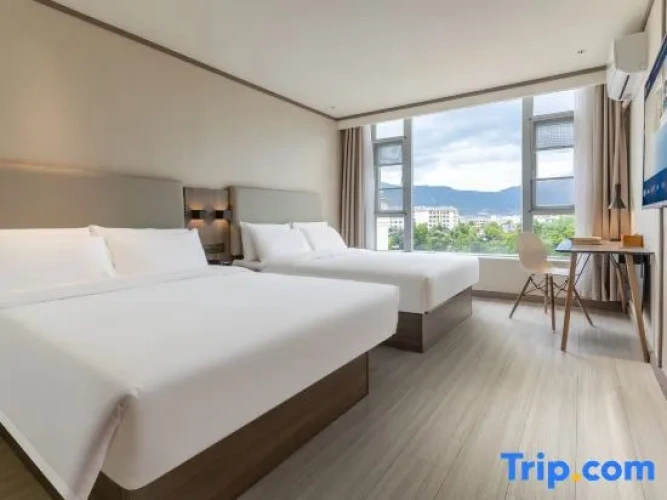 Standard Family room with mountain view
