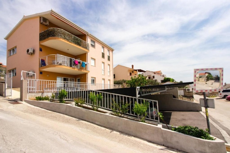 3 Bedrooms Apartment with balcony and with sea view