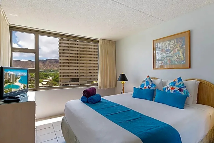 1 Bedroom Standard Suite