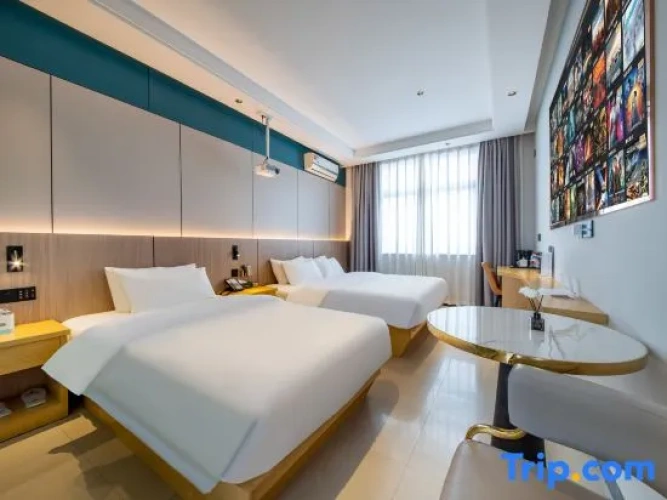 Standard Triple Family room