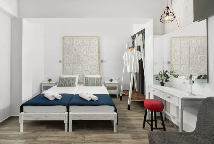 Standard Triple room with sea view